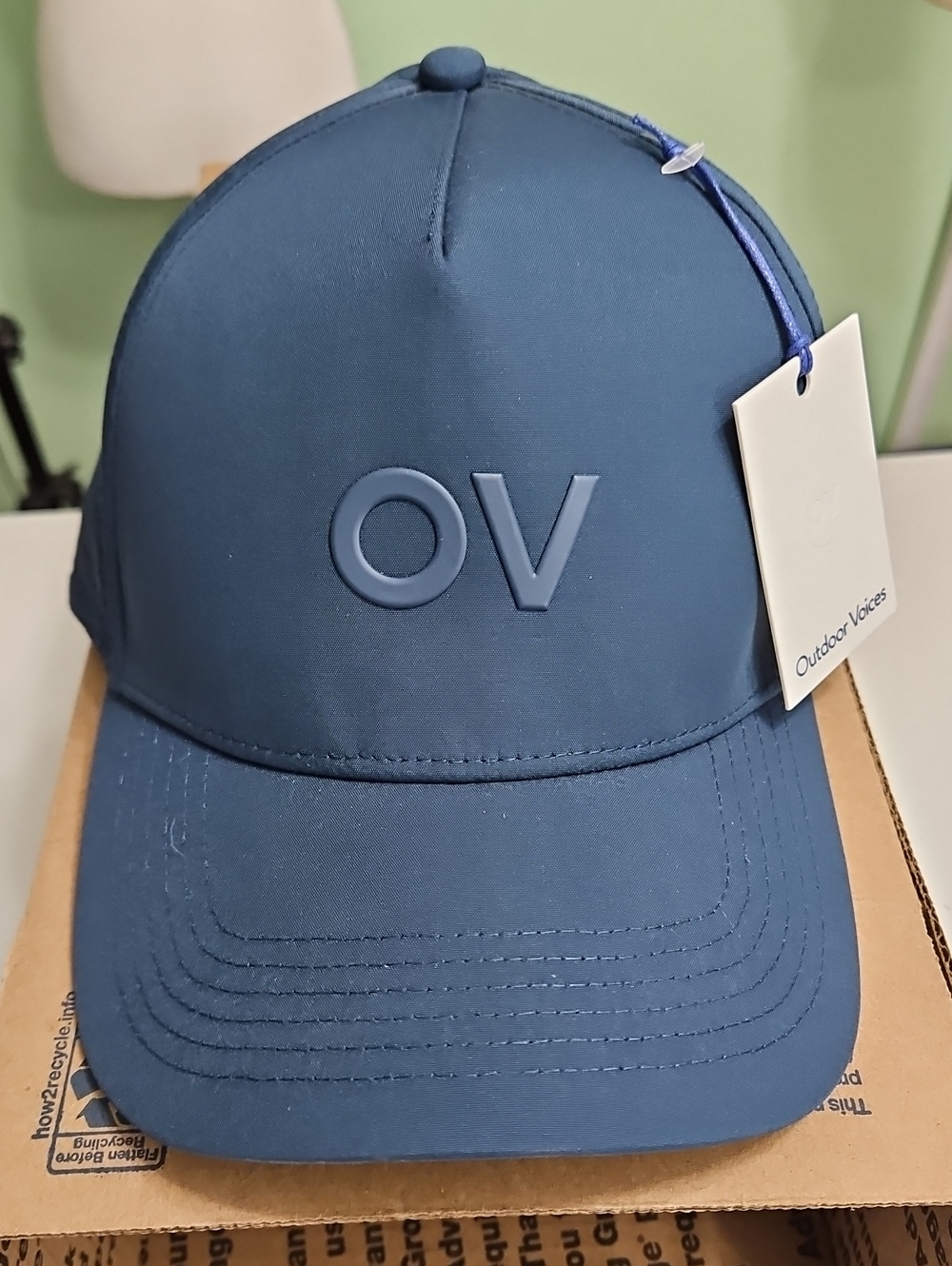 OUTDOOR VOICES performance trucker cap